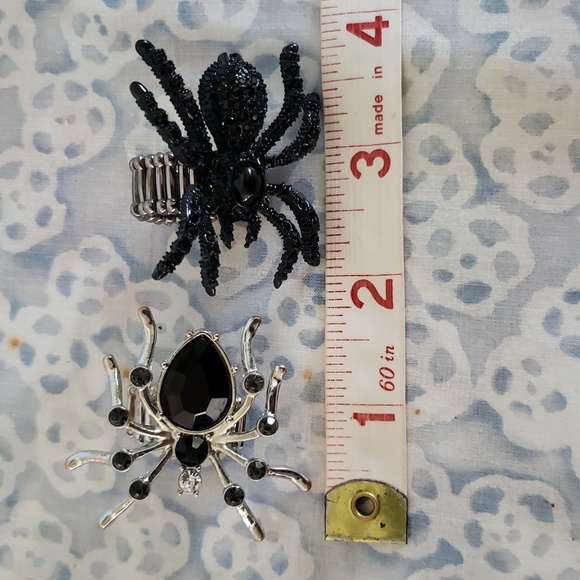 7 Items Bundle Spider Ring Spider Bracelet Halloween Pin Tarantula Ring - Picture 16 of 16